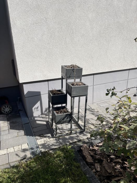 Sprzedam stojak na kwiatki
