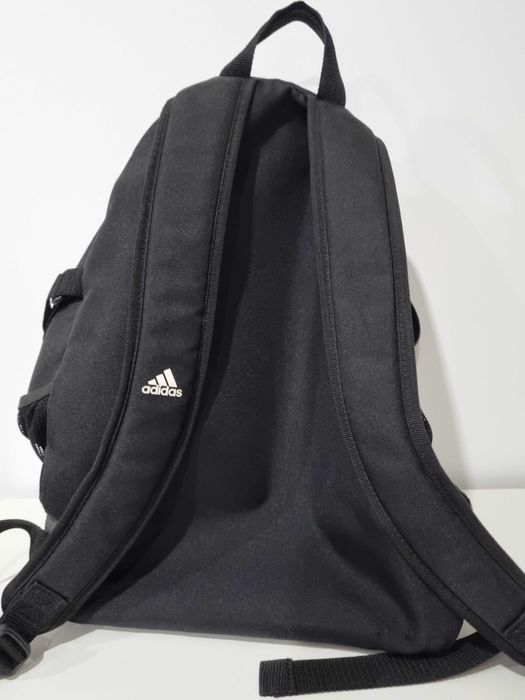 Mochila Adidas usada
