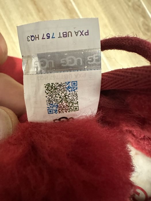 UGG новві червоного кольору