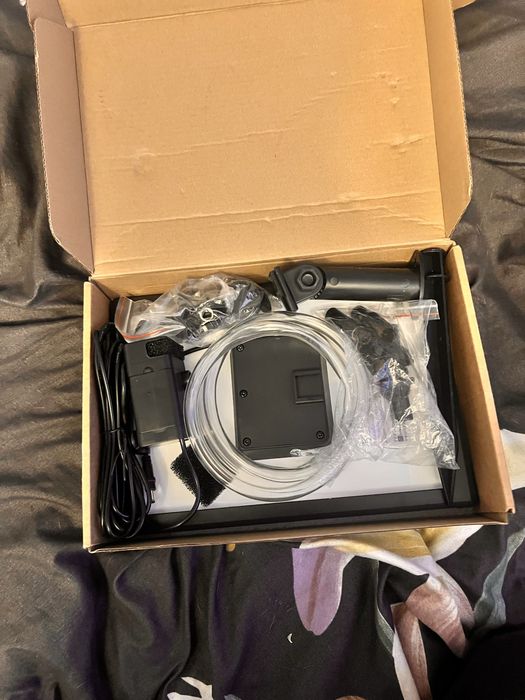 solarna fontanna/ pompa wodna z panelem słonecznym