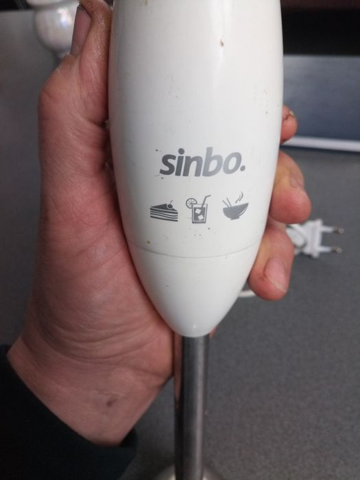 Блендер Sinbo рабочий