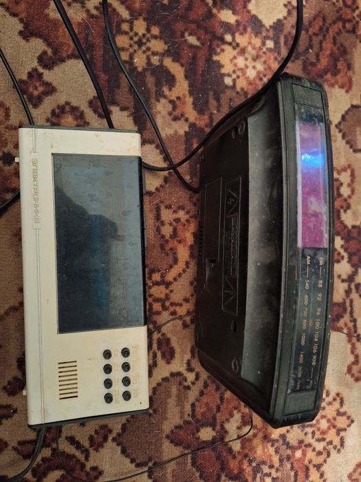 Электроные  часы