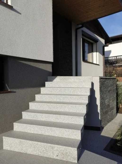 Stopień granitowy G603 New Bianco Cristal płomieniowany 150x33x2 cm