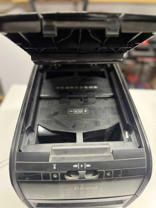 Niszczarka REXEL auto 60x