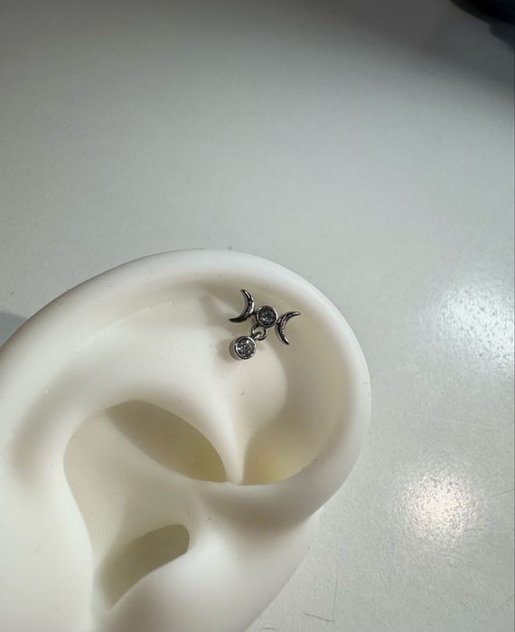 Титановий сріблястий пірсинг лабрет в хрящ пірсинг в ухо