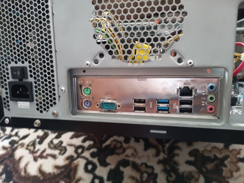 ASRock 980DE3/U3S3 — материнська плата в комплекті з процесором