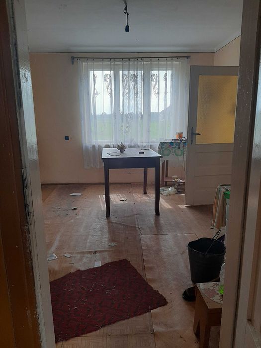 Sprzedam siedlisko blisko lasu.