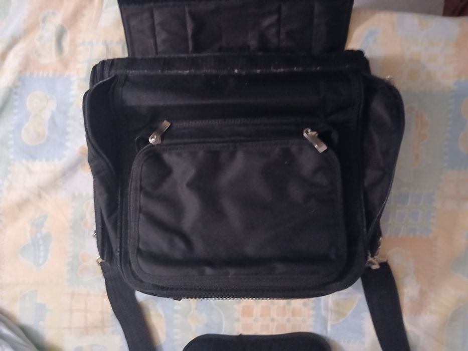 Mala de ombro para PC portátil preta