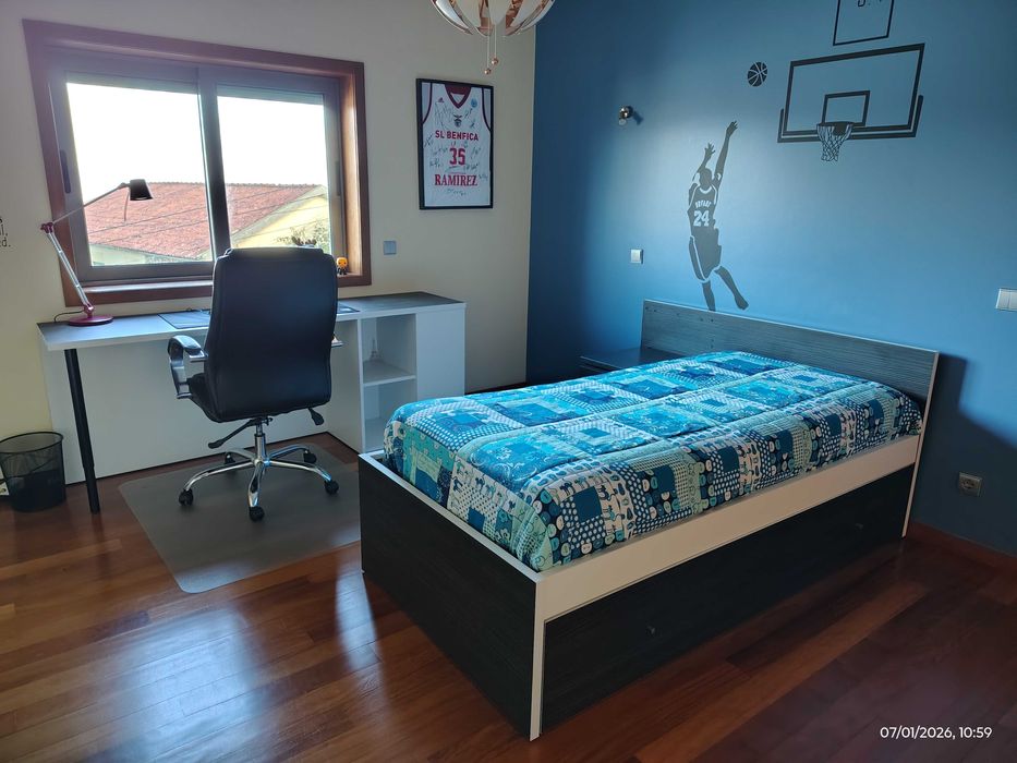 Conjunto 2 Camas Secretária, Arrumação e Colchões (Quarto Completo)