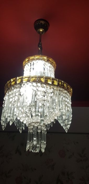 Lustre de cristal impecavel.tenho does.