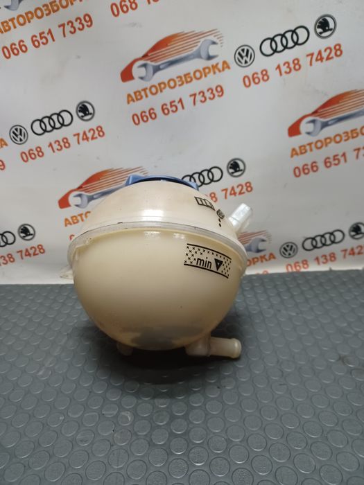 Роширювальний бачок охолодження golf 4 гольф 4