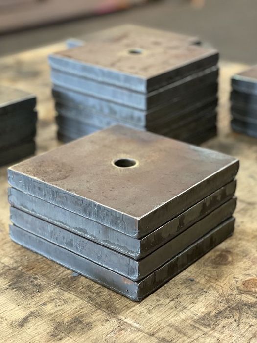 Лазерна порізка металу. Гнуття листового металу.