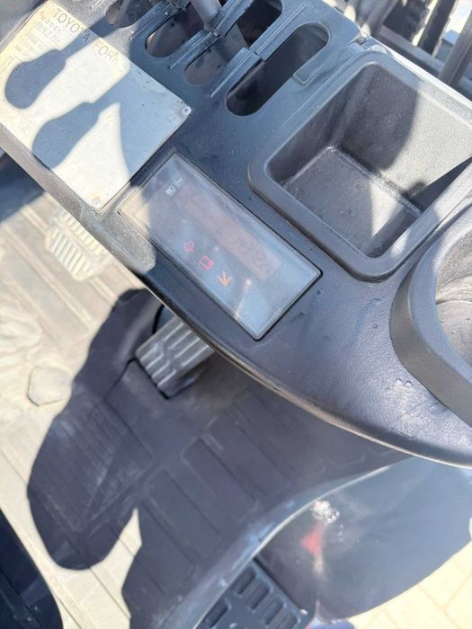 Навантажувачі вилкові газові - 2 шт  1,5 тонни (12 000$) і 2.5 тонни (14 000 $)