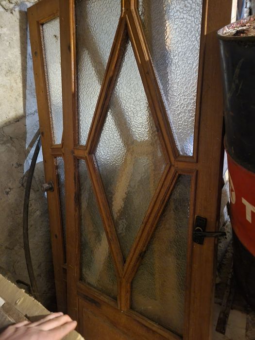 Продам двери межкомнатные