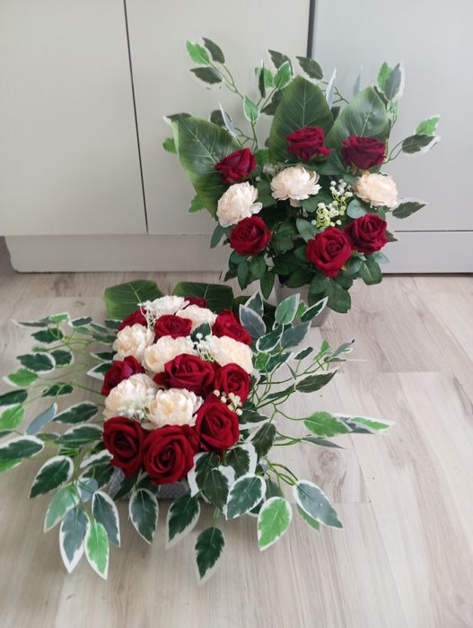 Komplet nagrobny obciążony, kompozycja