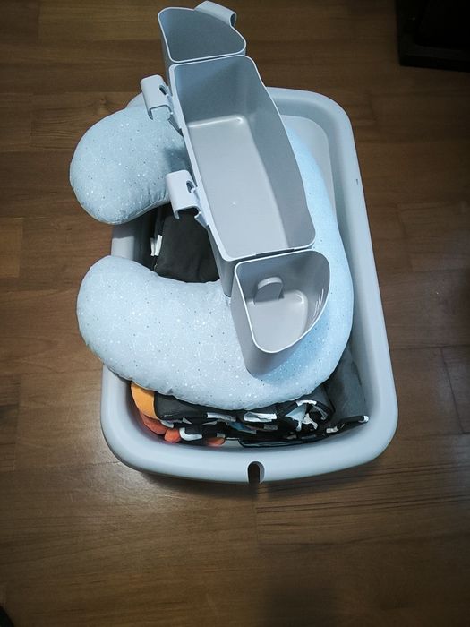 Lote Bebé: Banheira/Muda-Fraldas Chicco Cuddle & Bubble + Tapete + Muda-Fraldas Portátil + Almofada Amamentação