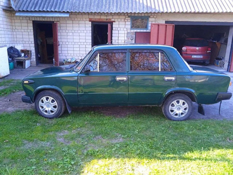 машина ВАЗ 2101 в хорошому стані