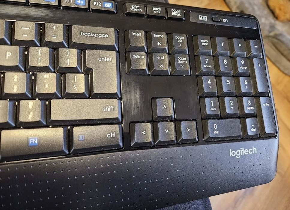 Klawiatura bezprzewodowa i mysz logitech MK345