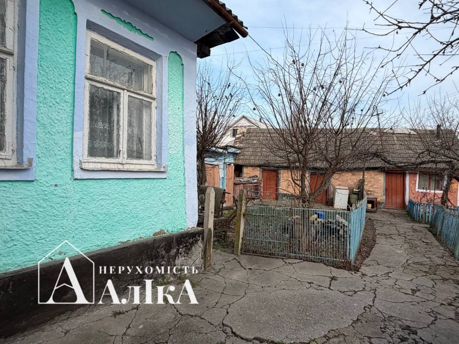 Продам невеликий будинок
