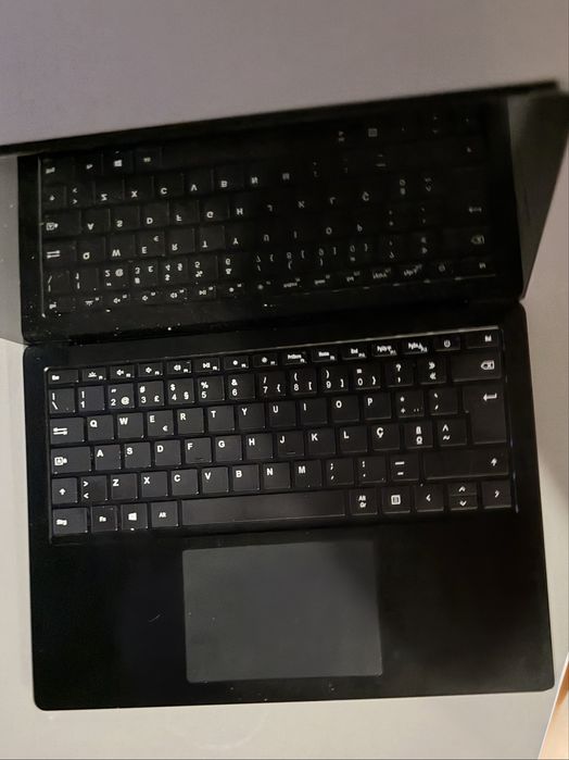 Microsoft Laptop 4- Amd Ryzen 16 gb  512 nvme