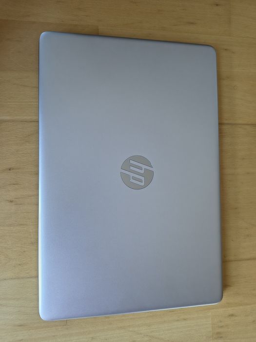 HP (i3-10Gen, 12GB, NVMe 256GB) 16.5"