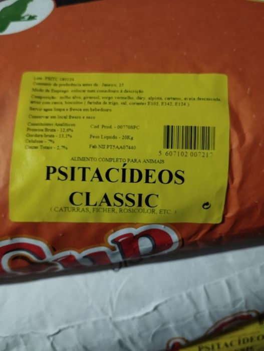 Mistura de sementes para caturras e outros