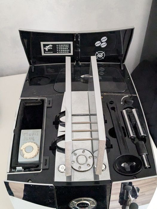 Ekspres do kawy Jura imressa j9