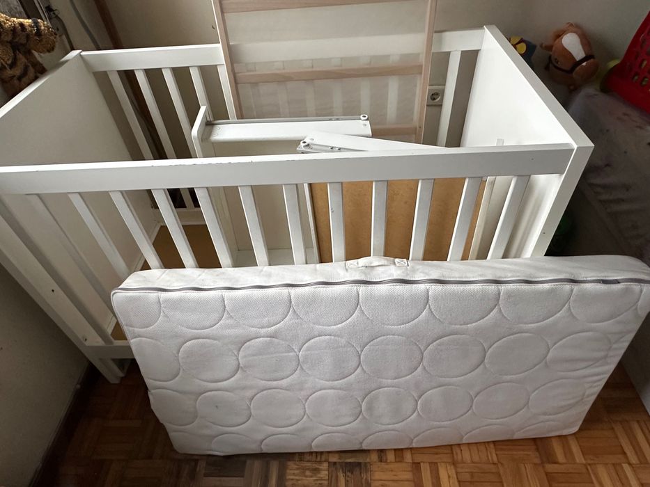 Cama de bebé ikea