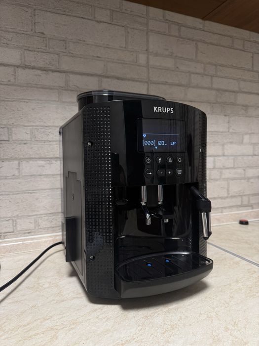 Кавомашина Krups Essential Roma Black EA816