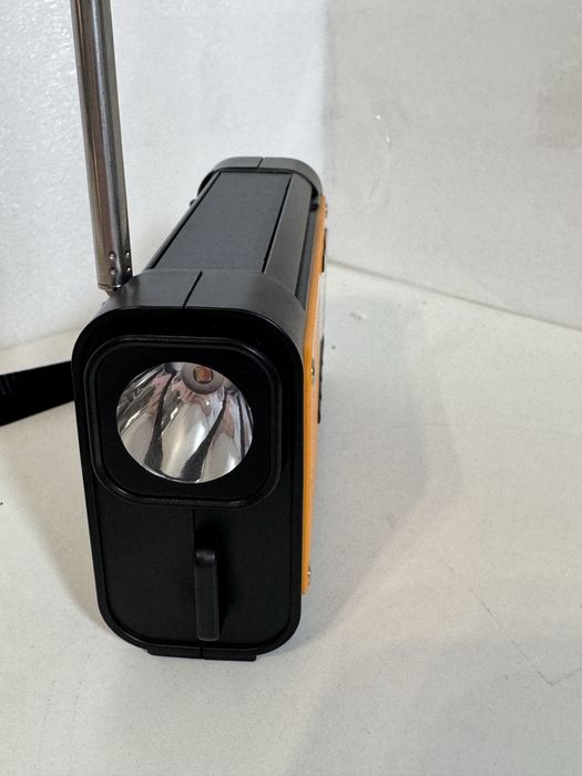 Radio XHDATA D-608WB- wielofunkcyjne radio z latarką i powerbank