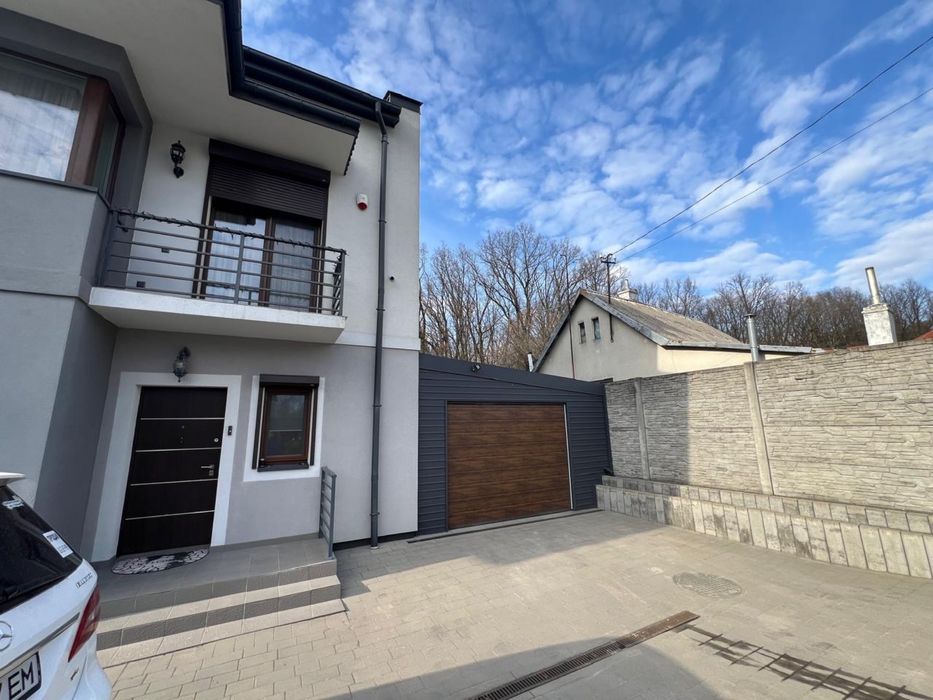 Продаж сучасного котеджу вул. Пасічна