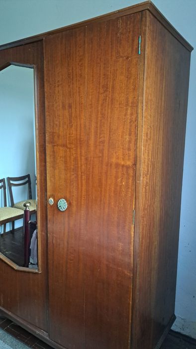 Guarda fatos vintage