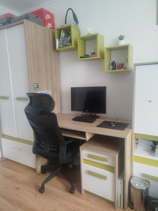 Zestaw mebli młodzieżowych