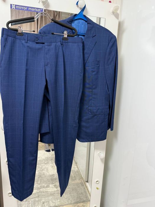 Класичний чоловічий костюм