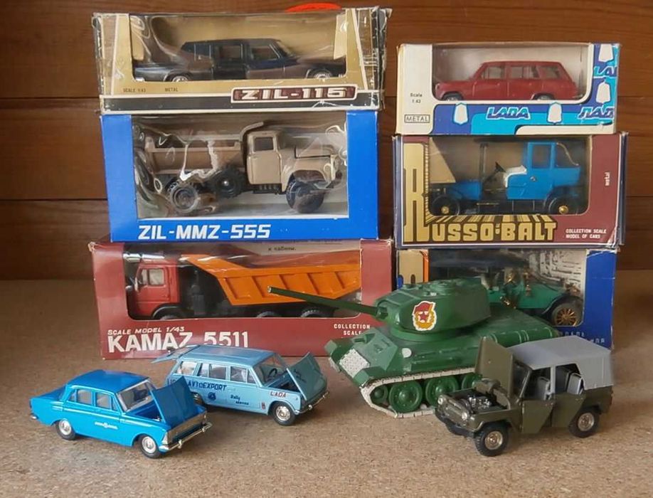 Модель авто ГАЗ Руссо Балт ВАЗ Зил УАЗ Москвич КамАЗ Ferrari 1:43 СССР