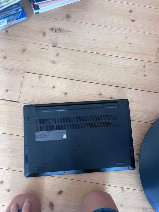Computador Lenovo V15 G4 AMN