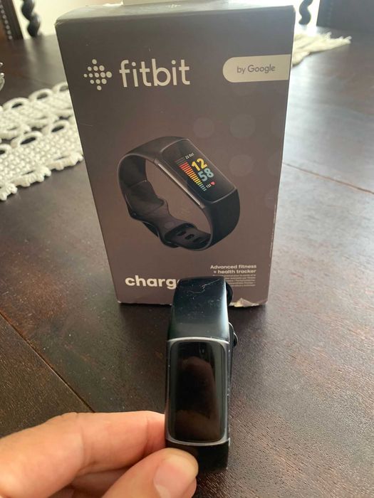 Google FitBit Charge 5 (Preto) - Pulseira Fitness - Pouco Uso