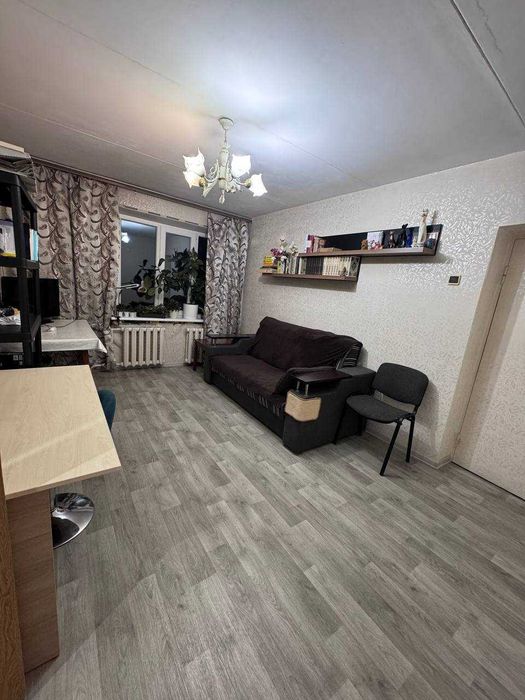 Продам просторную 2-к квартиру Вернадского Дзержинского парк Шевченко