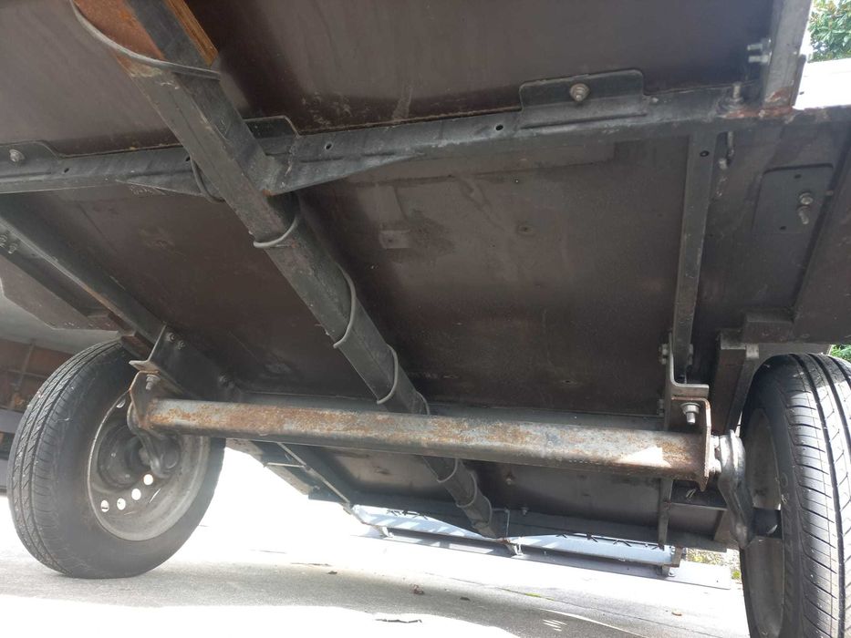 Atrelado com eixo de 750Kg