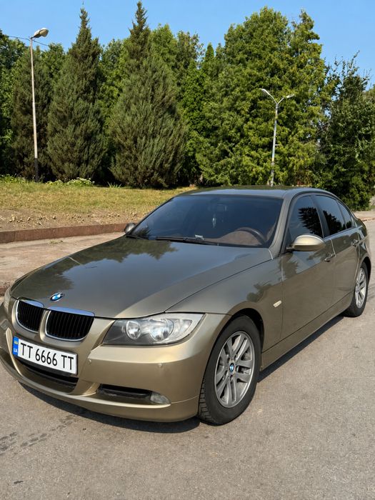 Продам BMW e90..