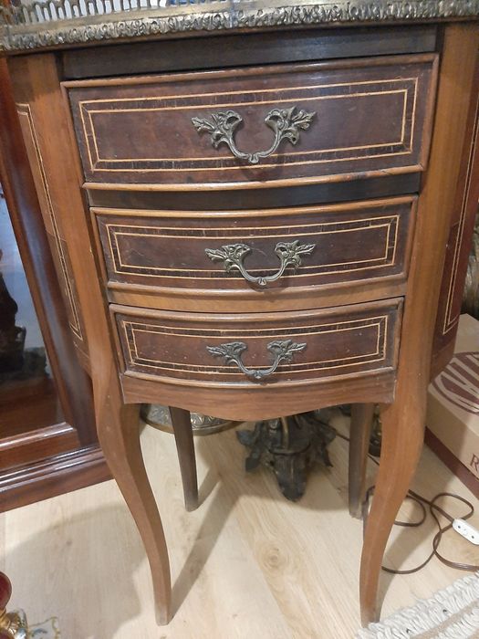 Móveis madeira antigos