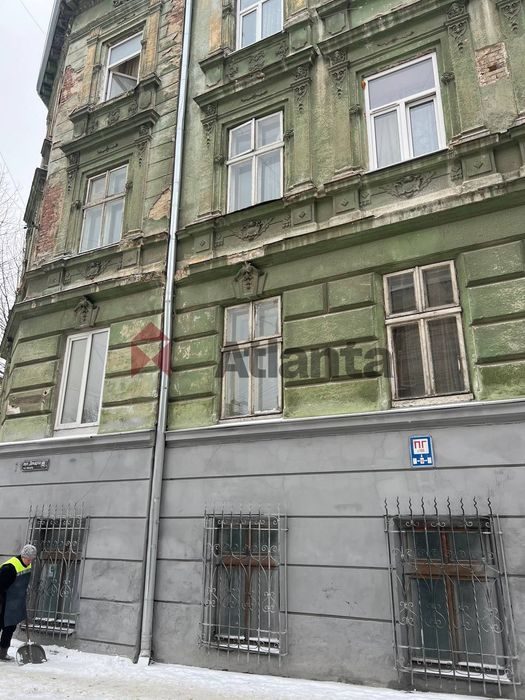 Продаж фасадного комерційного приміщення у ближньому центрі Львова