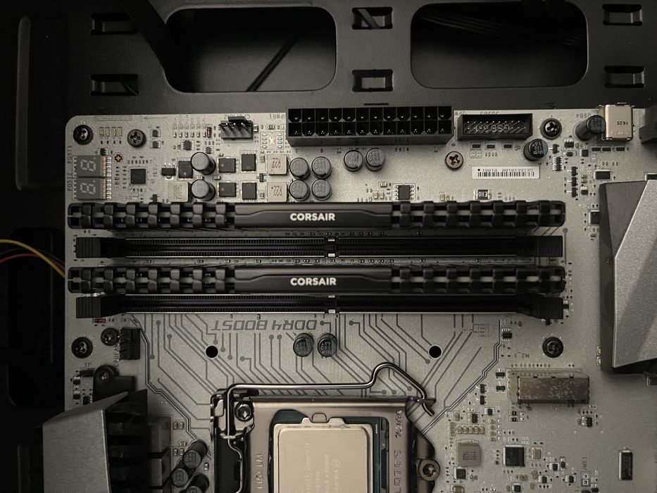 Corsair Vengeance 2x8gb 2400Mhz