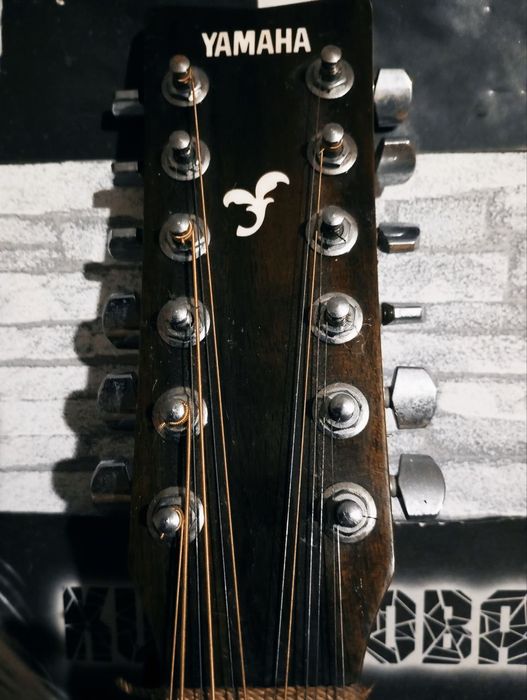 Акустическая 12я гитара YAMAHA FG 720-12