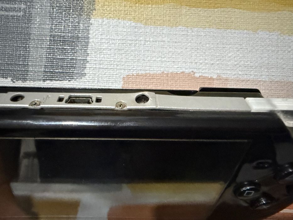 PSP 3000 Desbloqueada + Caixa + Jogos –