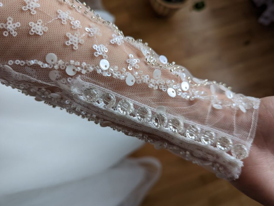 Ніжне весільне плаття