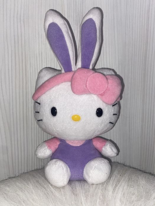 hello kitty w przebraniu króliczka wielkanocnego easter bunny sanrio
