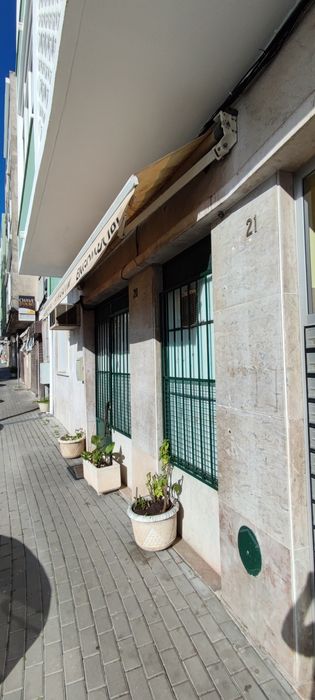 Vende-se Loja Queluz
