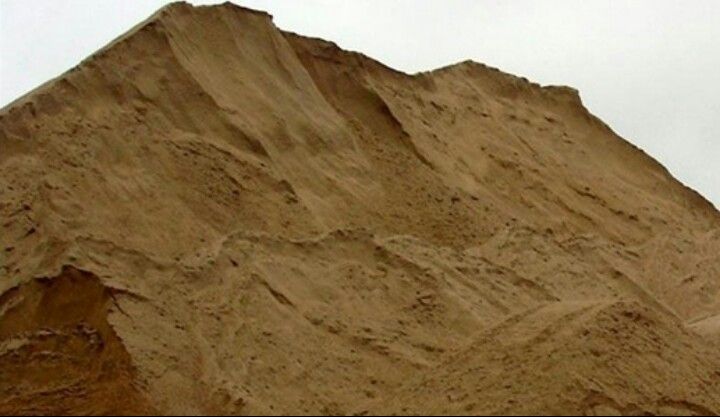 Пісок мучка камінь щебінь земля дрова жом