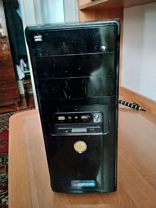 Компьютер б/у на деталі в не рабочем состояніі